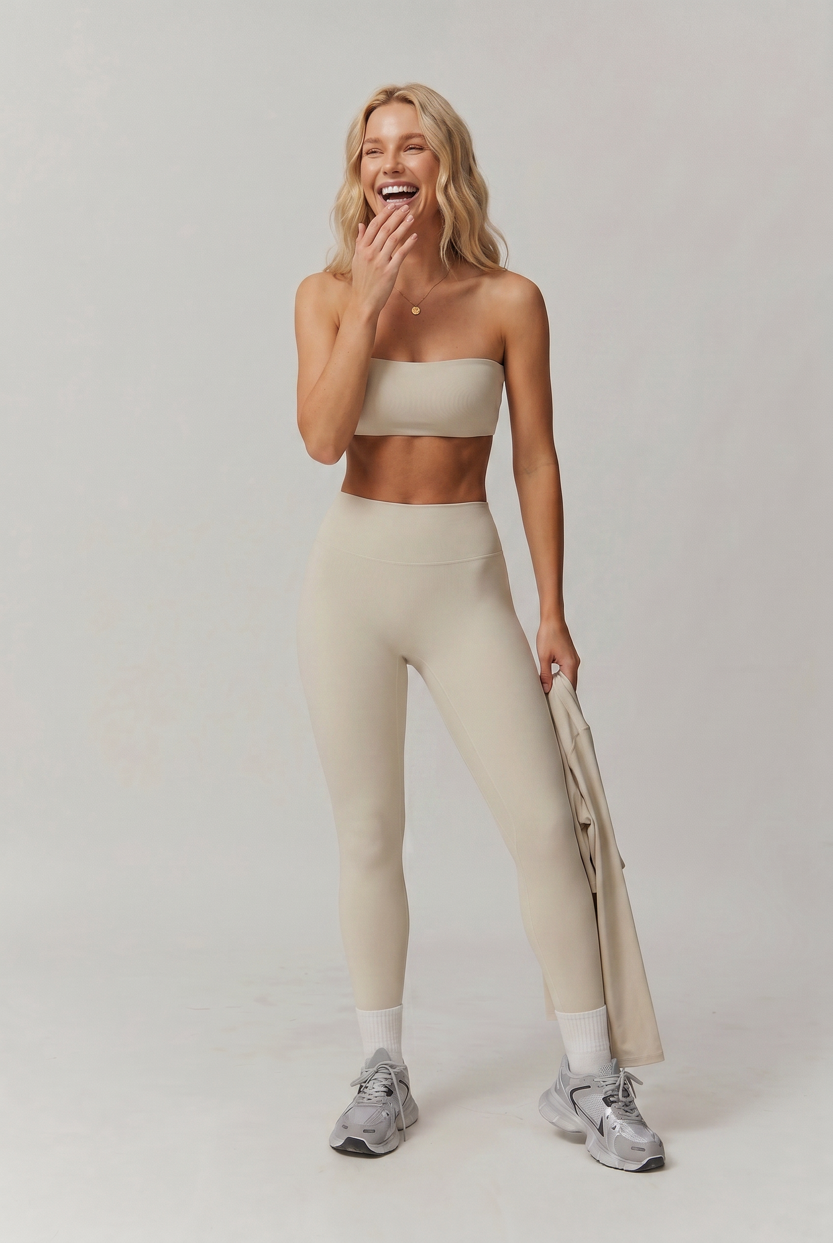 VYVAE Slim-Fit Yoga Suit Beige - Candid