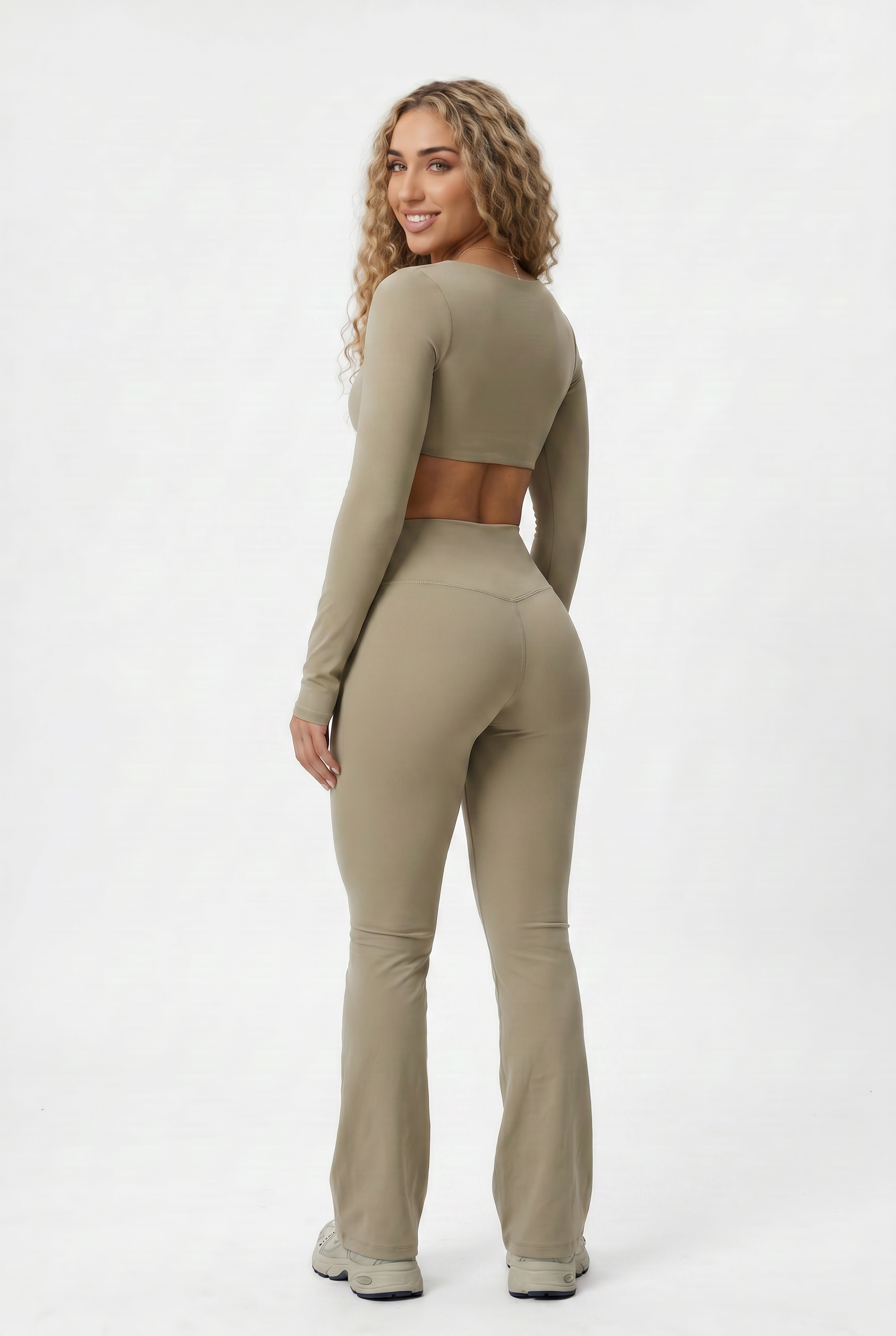 VYVAE Nude Feel Yoga Set Camel Brown - Back
