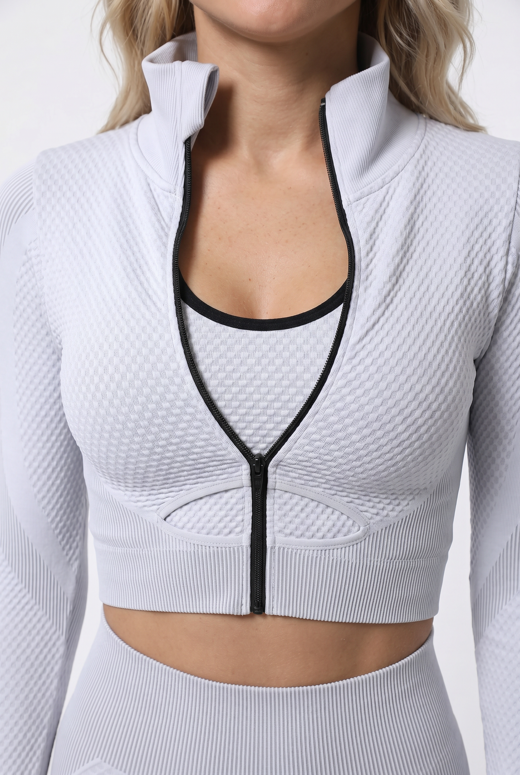 VYVAE 3-Piece Seamless Tracksuit White - Side