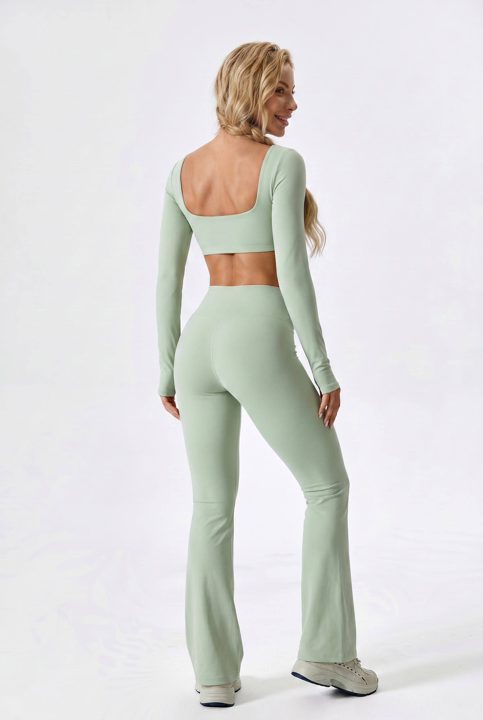VYVAE Nude Feel Yoga Set Pea Green - Back