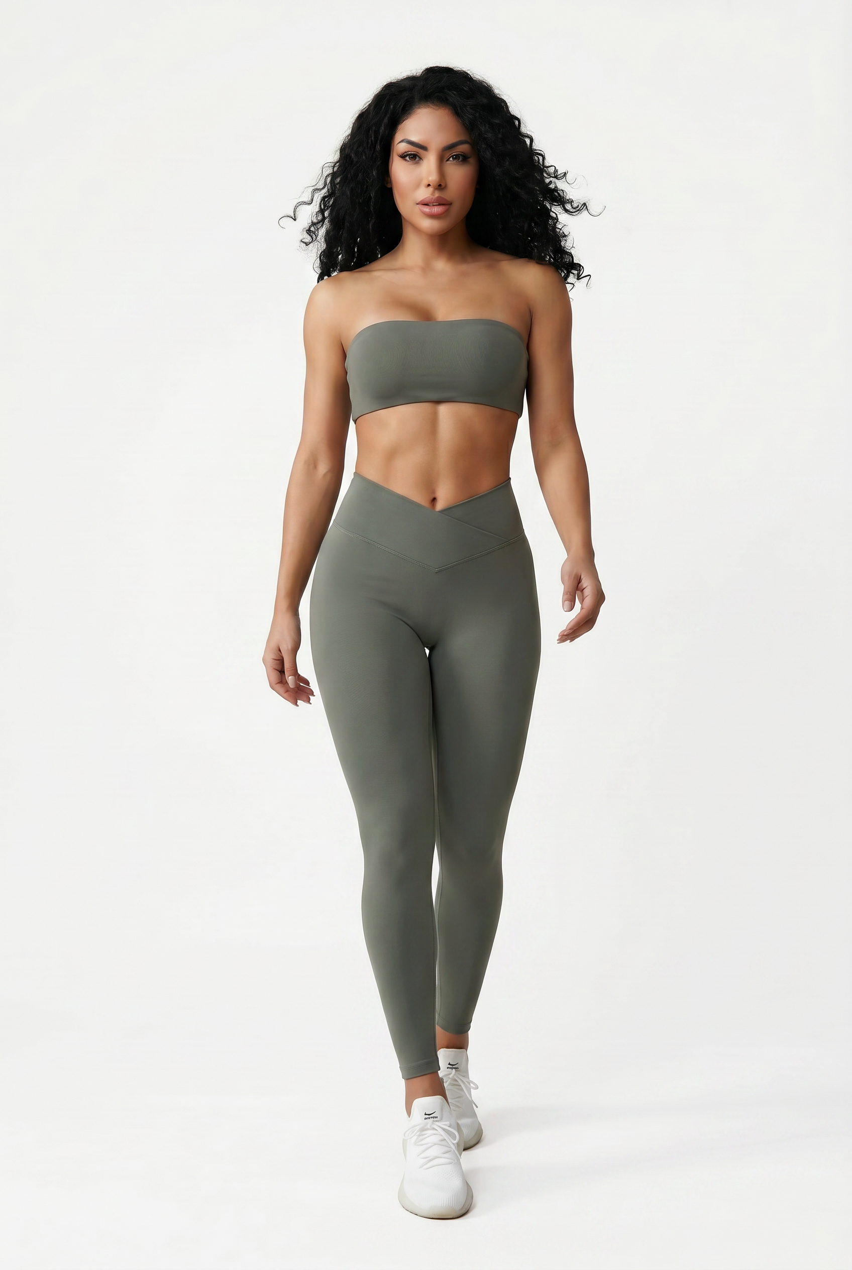 VYVAE Slim-Fit Yoga Suit Pink - Walking