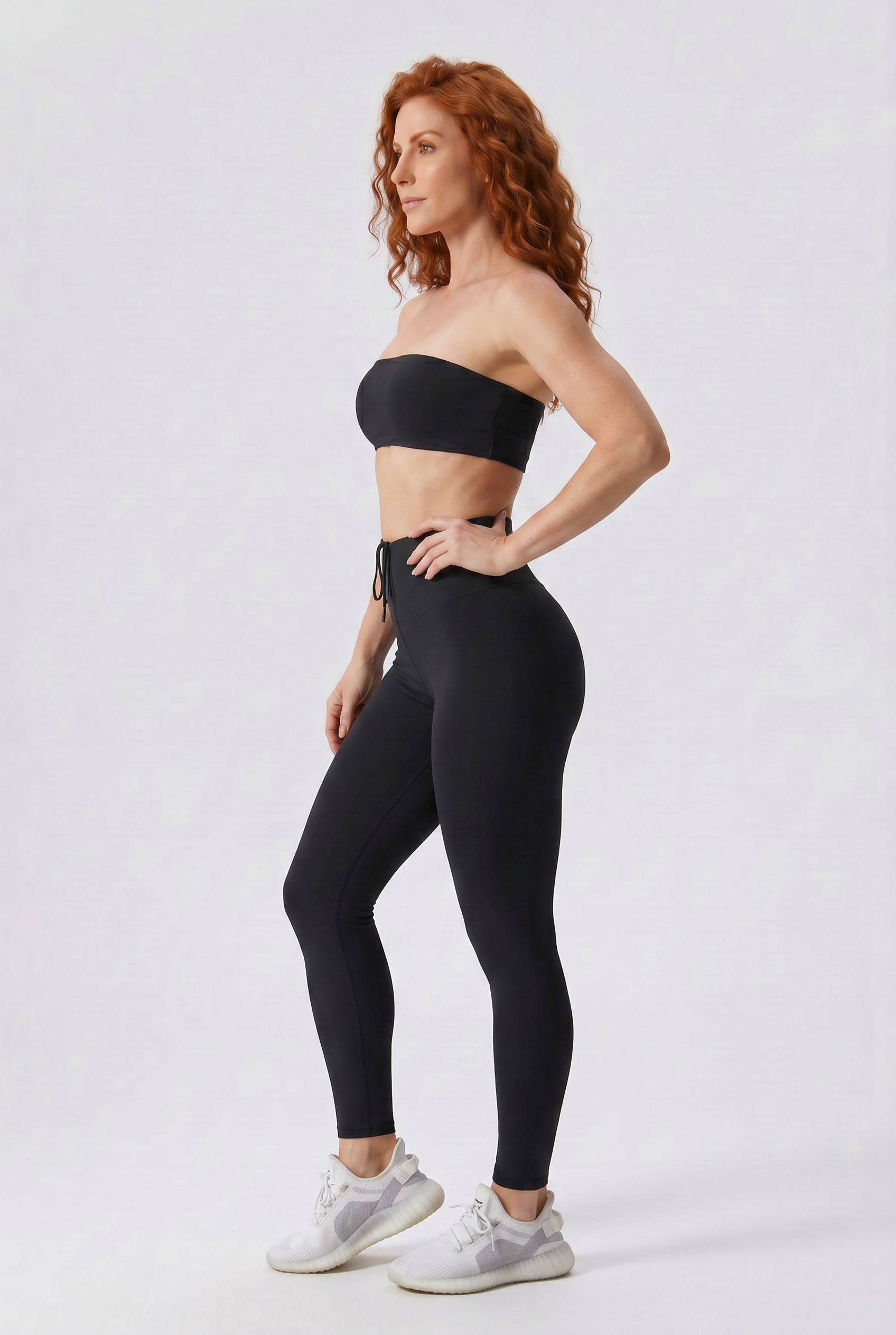 VYVAE Slim-Fit Yoga Suit Black - Side