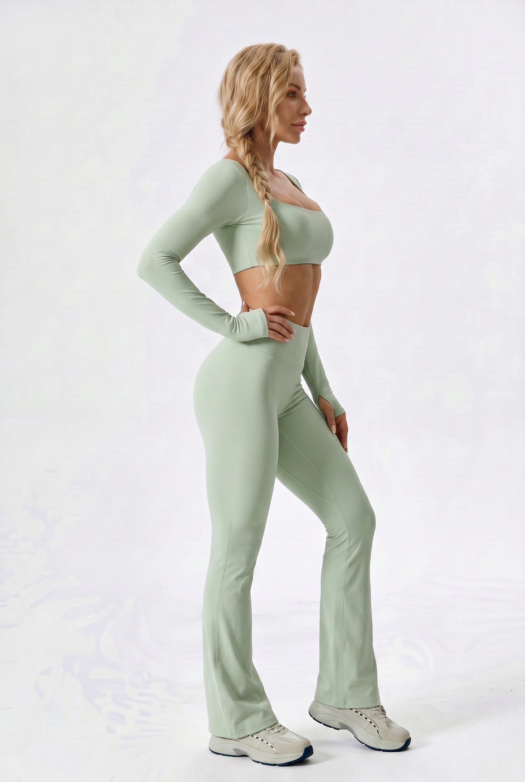 VYVAE Nude Feel Yoga Set Pea Green - Side
