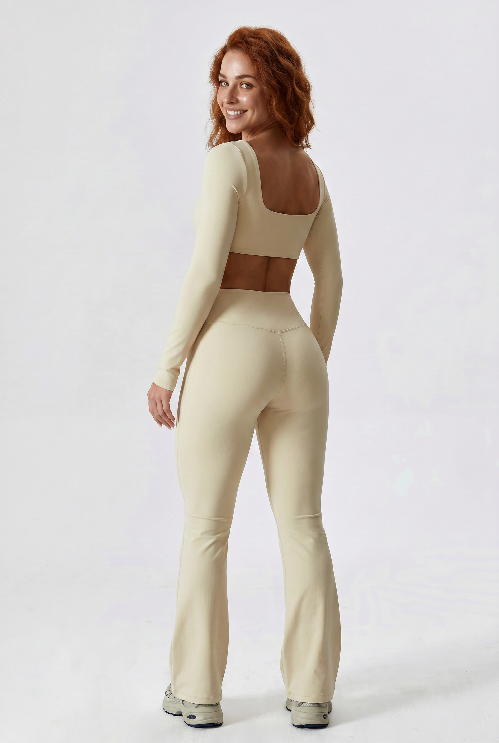 VYVAE Nude Feel Yoga Set Oat Apricot - Back