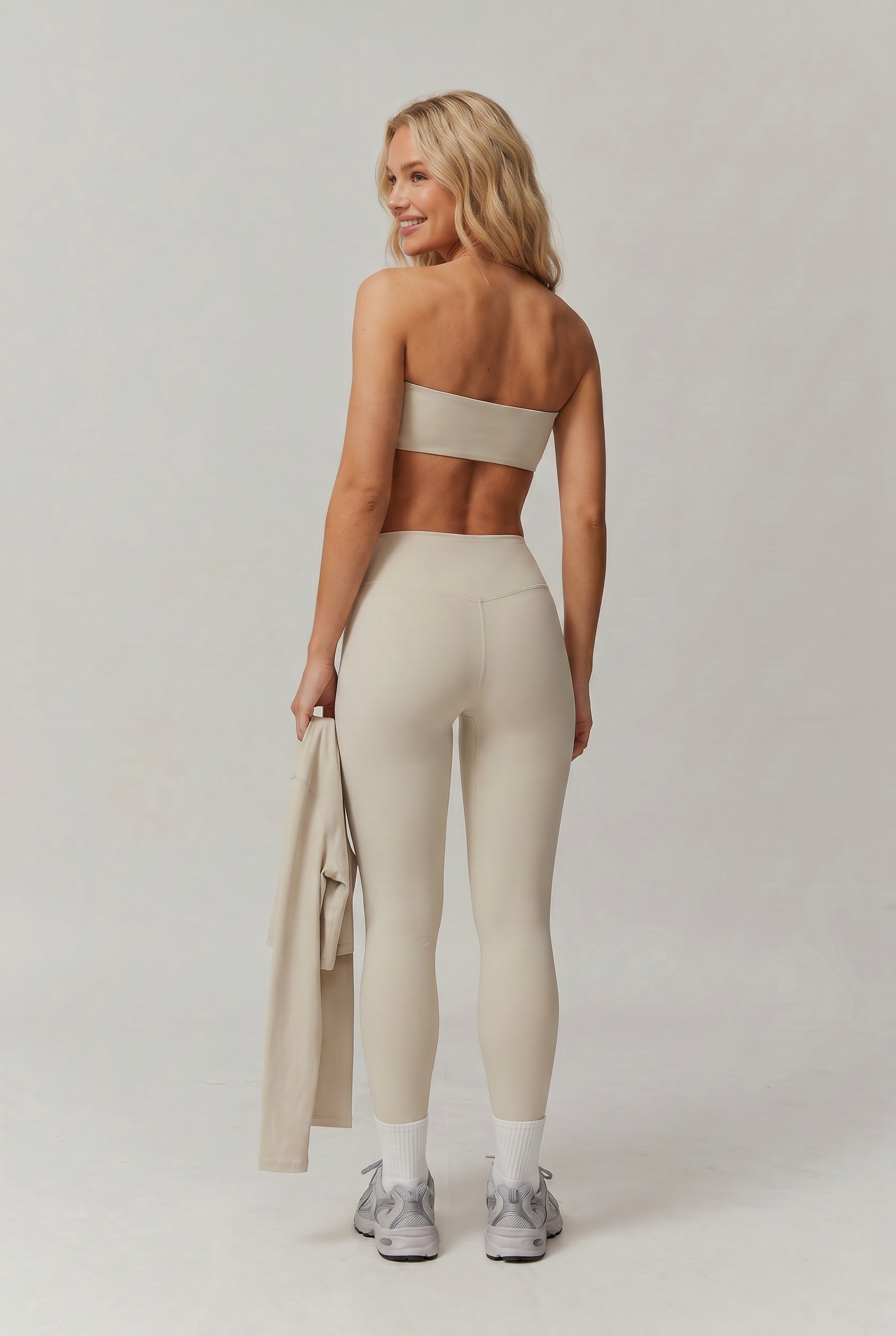 VYVAE Slim-Fit Yoga Suit Beige - Back