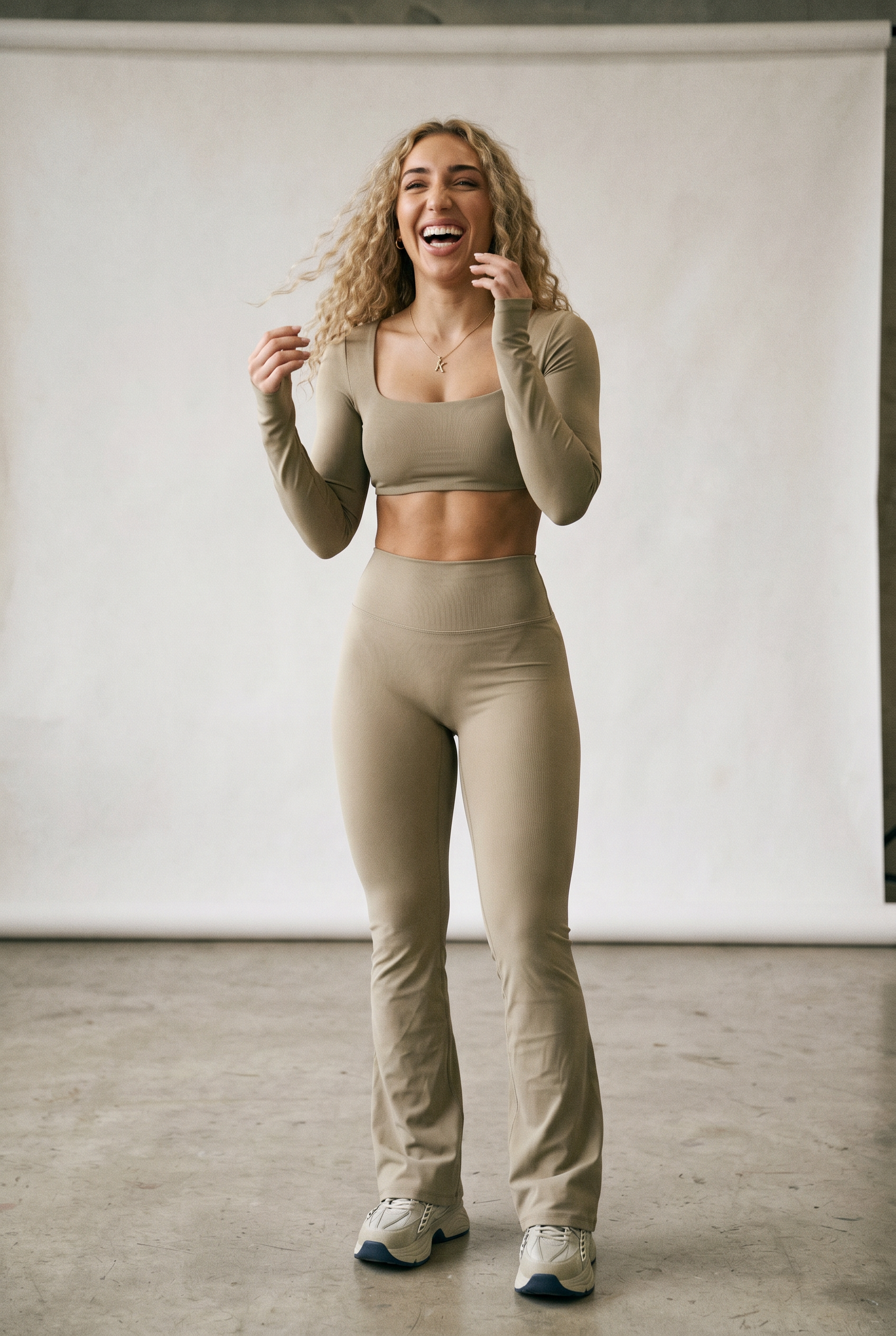VYVAE Nude Feel Yoga Set Camel Brown - Candid