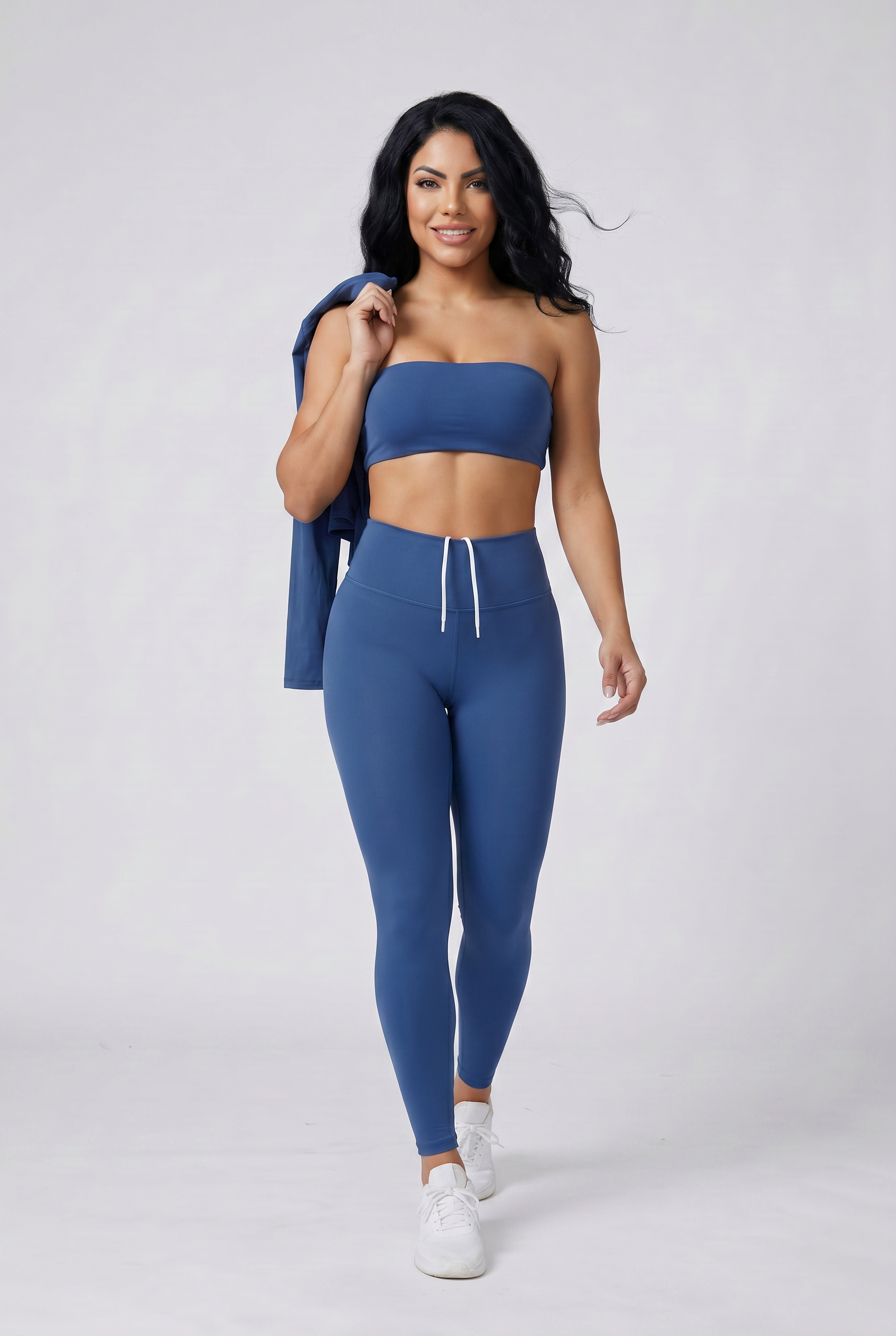VYVAE Slim-Fit Yoga Suit Green - Walking