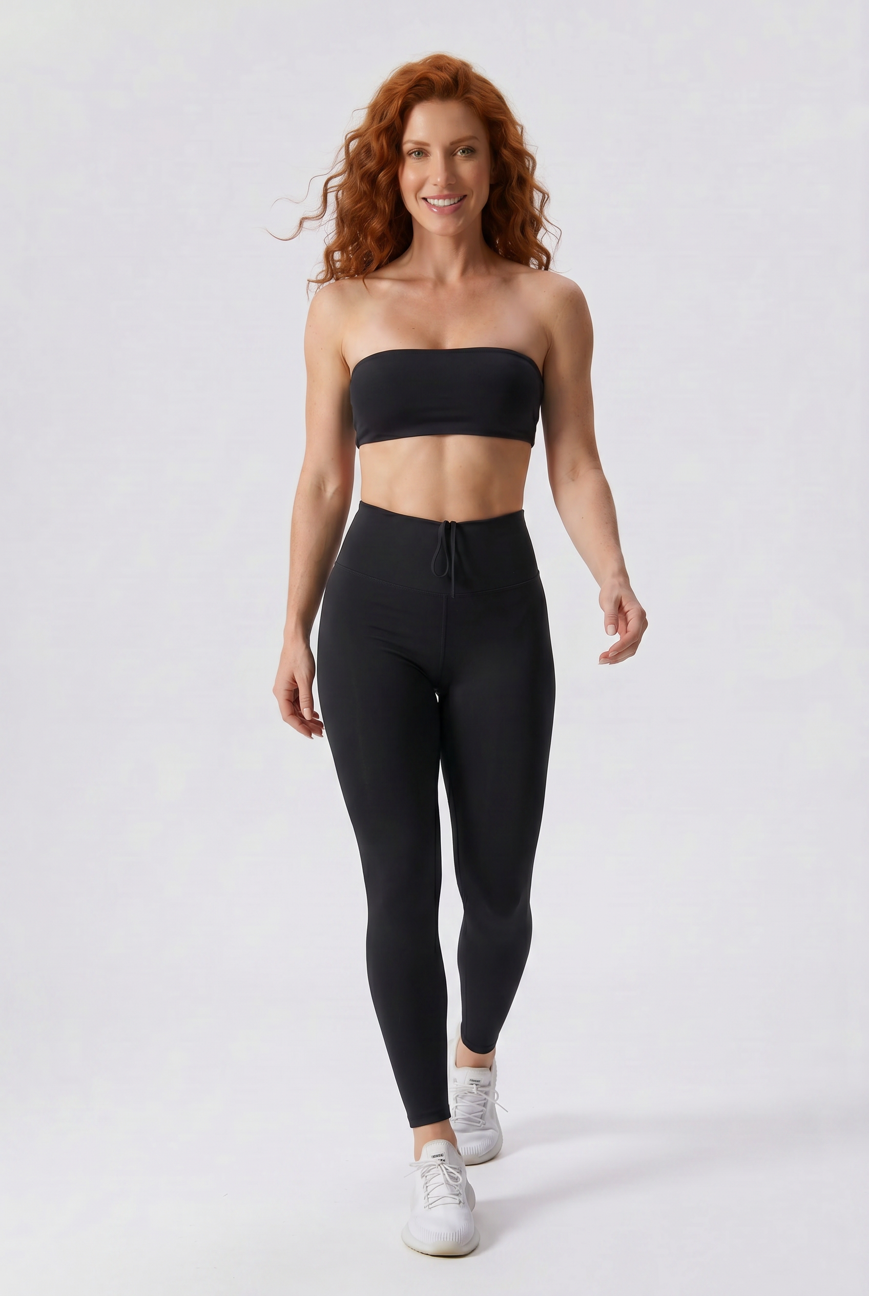 VYVAE Slim-Fit Yoga Suit Black - Walking