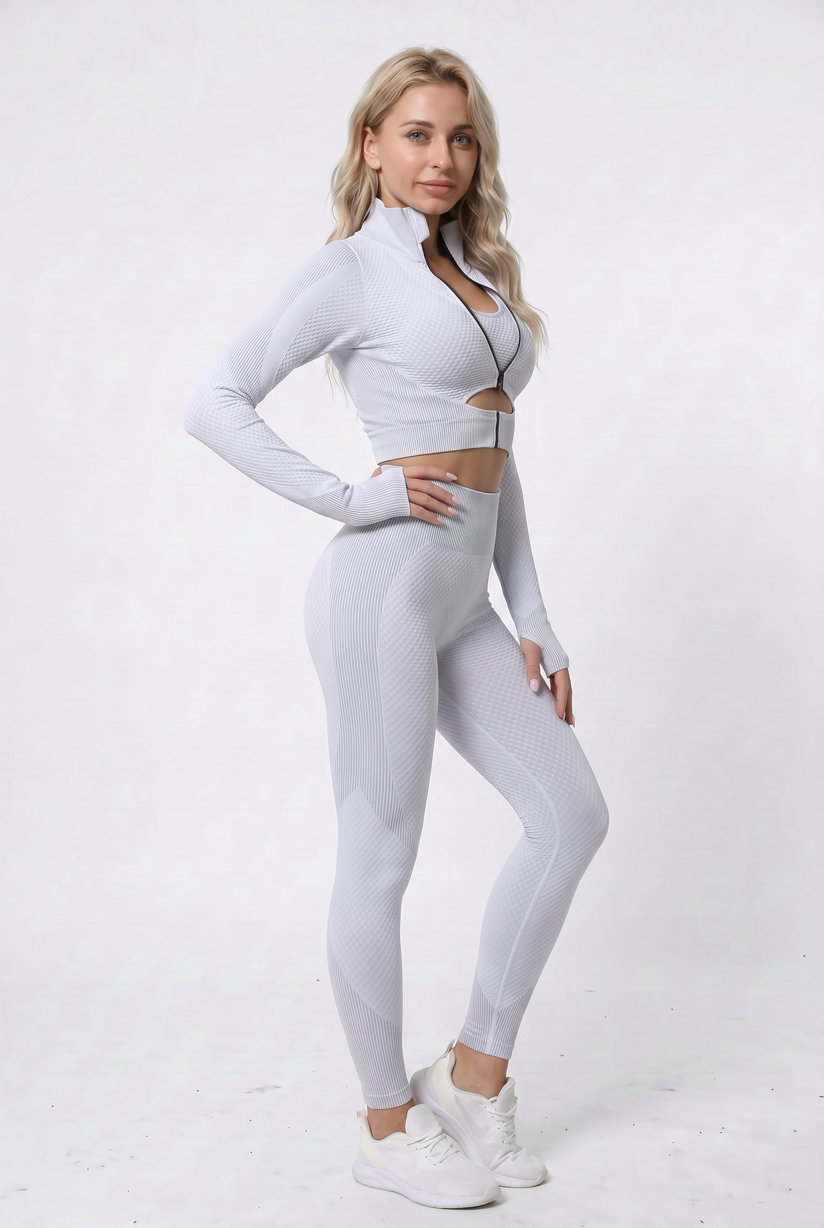 VYVAE 3-Piece Seamless Tracksuit White - Walking