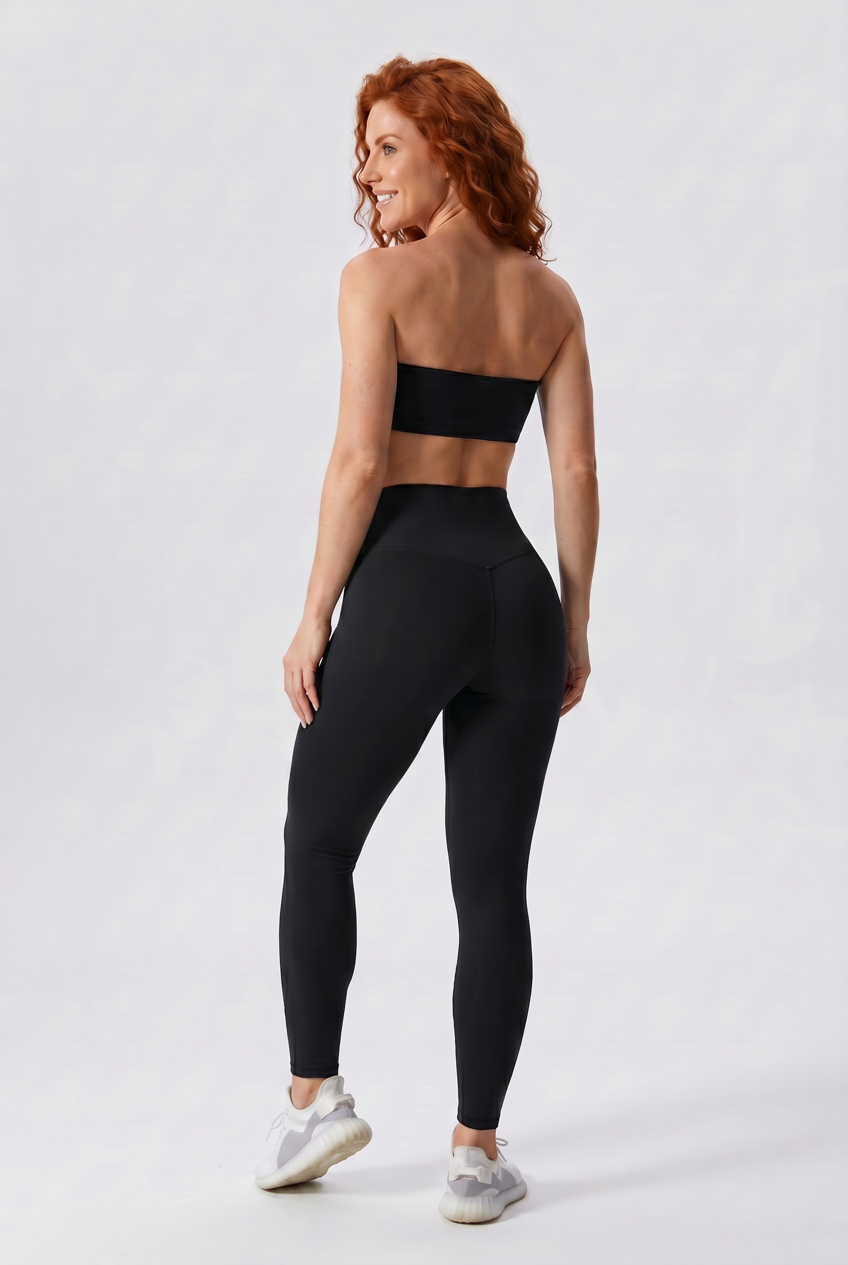 VYVAE Slim-Fit Yoga Suit Black - Front